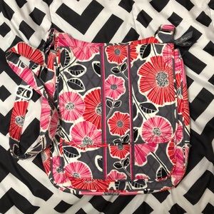 🆕Vera Bradley !! Color is cherry blossom.👛👜